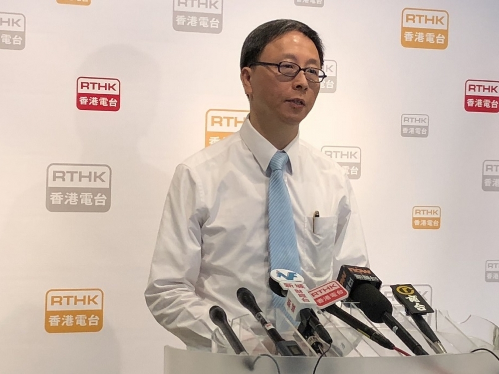 Dr Ho Pak-leung says outbreak prevention measures implementation had been slow, but he praised the measures taken. Dr Ho Pak-leung says outbreak prevention measures implementation had been slow, but he praised the measures taken.