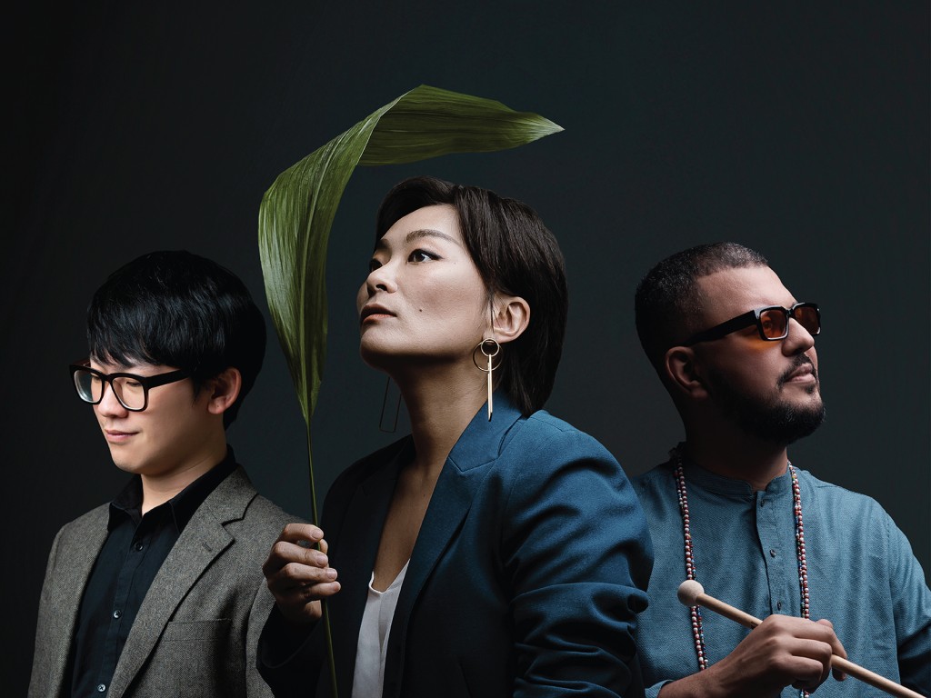 Song Yi Jeon Acoustic Trio vol.2: Plugged-In with Chi Him Chik