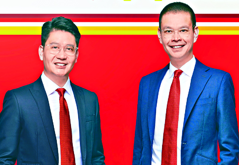 Brian Li, left, and Adrian Li. SING TAO Brian Li, left, and Adrian Li. SING TAO
