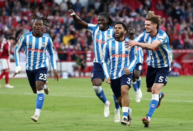 Jay Dasilva celebrates scoring Coventry's goal against Nottingham Forest. REUTERS 