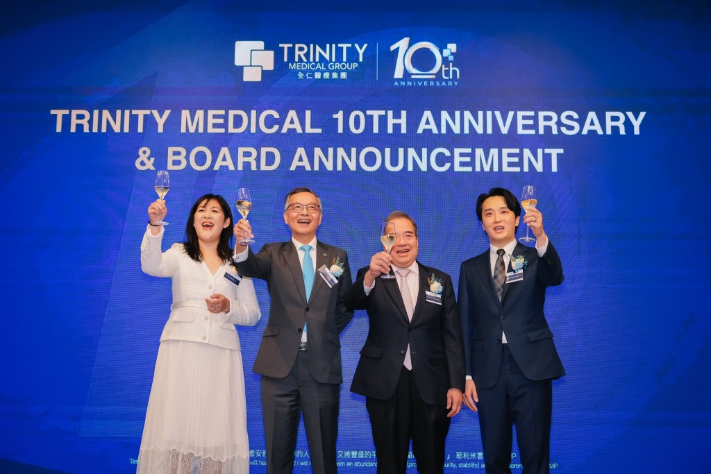 Anthony Wu Ting-yuk (2nd from right) and Lam Ching-choi (2nd from left) join Trinity Group that founded by Kevin Lau Chung-hang (1st from right).