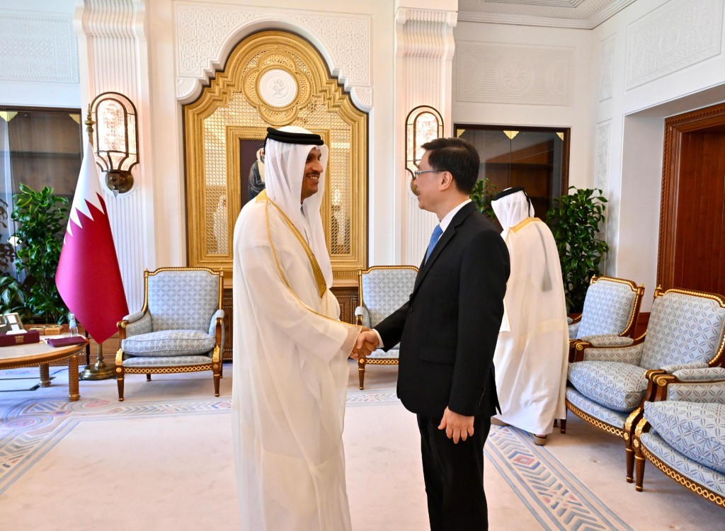 Lee meets with the Prime Minister and Minister of Foreign Affairs of Qatar Mohammed bin Abdulrahman Al Thani. (GIS)