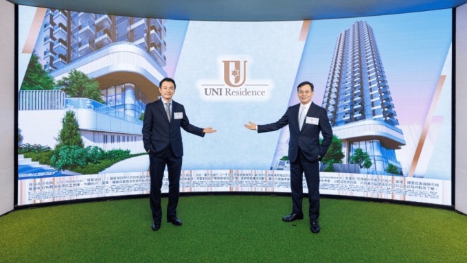 Quincy Chow, left, managing director of Vanke Hong Kong. SING TAO