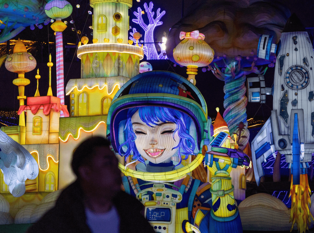Chinese lantern festival lights up for Lunar New Year