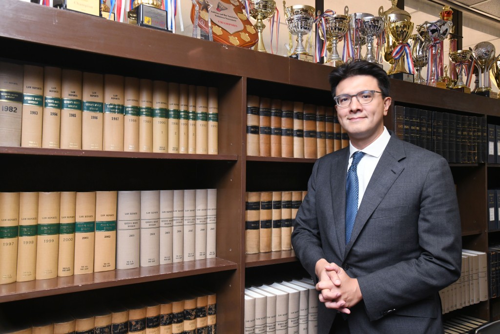 Bar Association Chairman José-Antonio Maurellet, who has been in office for over six months, gives an interview to Sing Tao Daily.