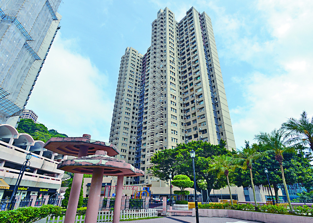 One of the homes is located at Baguio Villla in Pok Fu Lam.
BLOOMBERG One of the homes is located at Baguio Villla in Pok Fu Lam.
BLOOMBERG