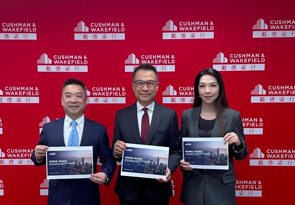 From left: Edgar Lai, Senior Director, Valuation and Consultancy Services, Hong Kong, John Siu, and Rosanna Tang, Deputy Managing Director, Head of Research, Hong Kong