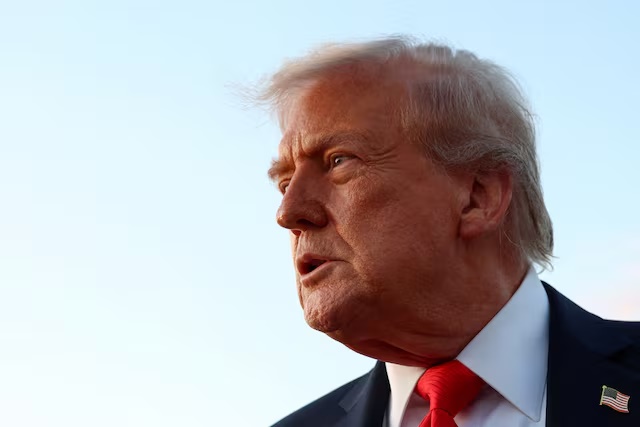U.S. President Donald Trump looks on as he speaks to the press at Joint Base Andrews in Maryland, U.S., September 7, 2025. REUTERS/Evelyn Hockstein/ File Photo