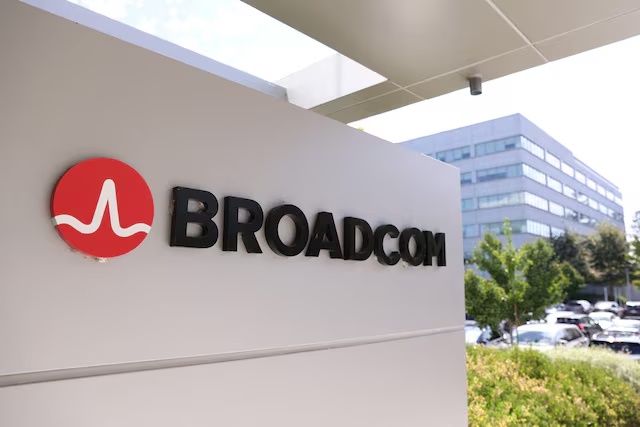A Broadcom sign is pictured as the company prepares to launch new optical chip tech to fend off Nvidia in San Jose, California, U.S., September 5, 2025. REUTERS/Brittany Hosea-Small/File Photo