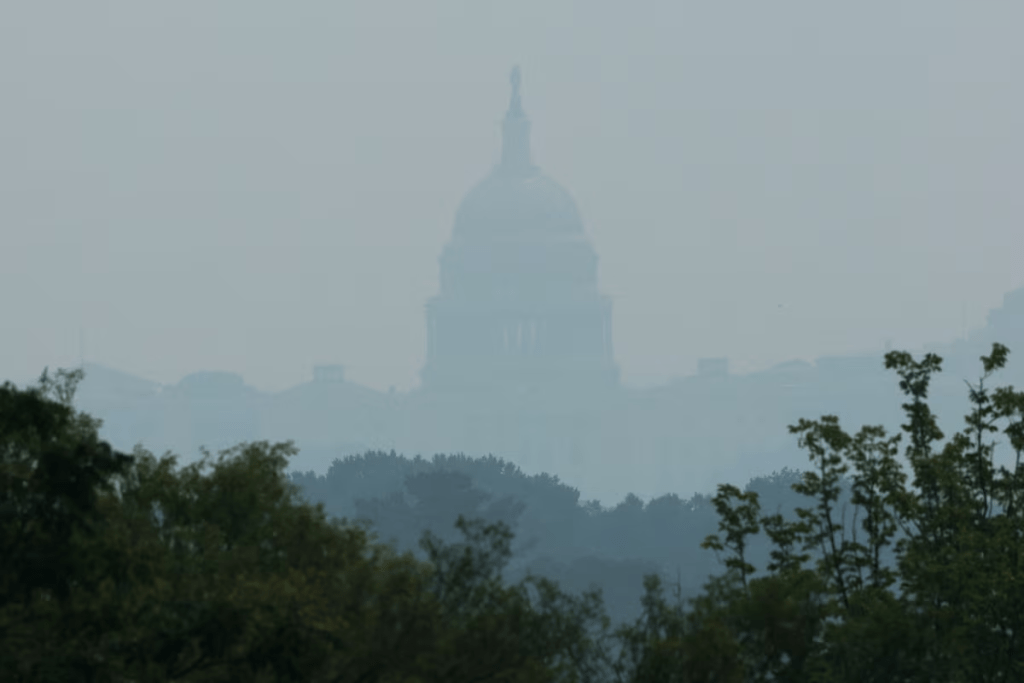 Smoke from Canadian wildfires clouds the U.S. Capitol in Washington, D.C., U.S., July 17, 2026. REUTERS/Jonathan Ernst