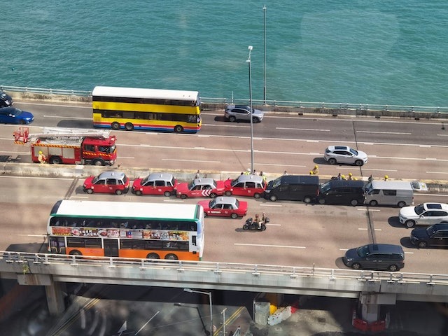 At least two people were sent to hospital on Friday morning following a seven-car pile-up on Island Eastern Corridor near Eastern Harbour Centre in North Point. (Photo retrieved online)