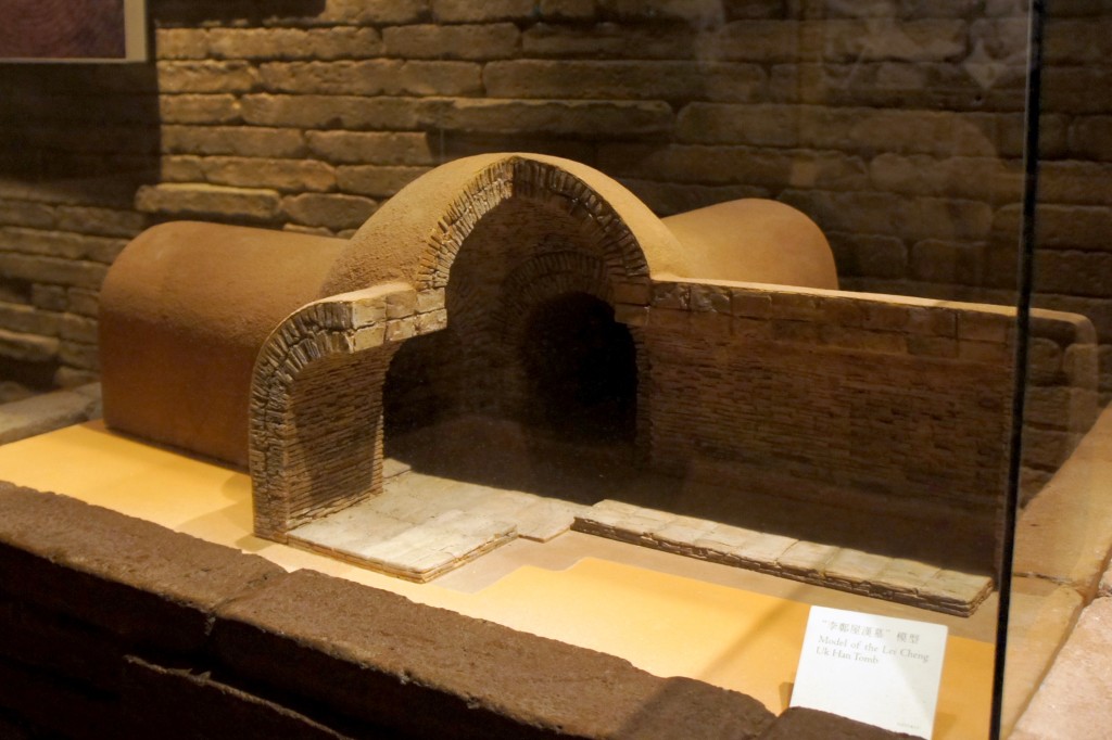A model of the Lei Cheng Uk Tomb at the Hong Kong Museum of History.