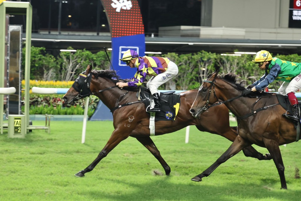 Legend Winner register his first Hong Kong win under Zac Purton for Mark Newnham. Sing Tao.