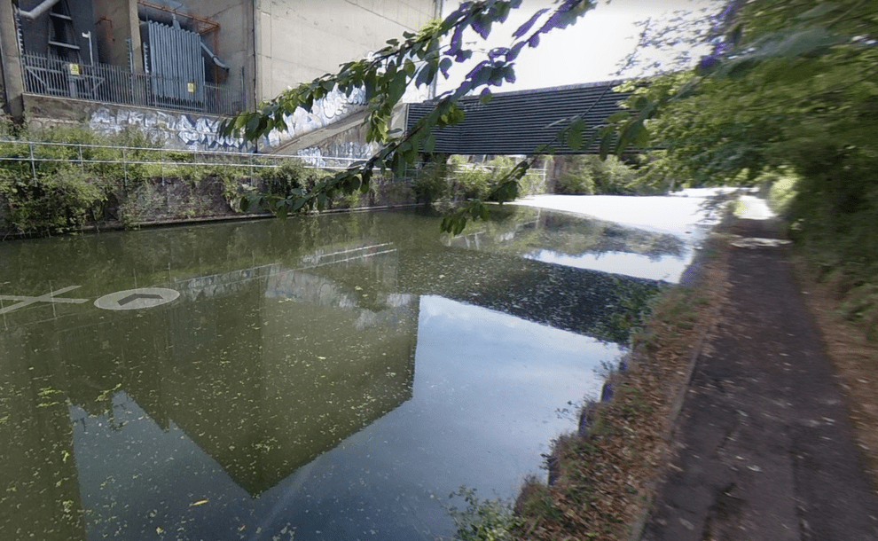 More than 70 are facing fines of £800 after attending a boat party on the Grand Union Canal in west London. More than 70 are facing fines of £800 after attending a boat party on the Grand Union Canal in west London.