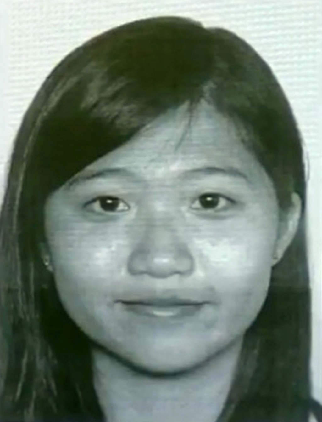 National security fugitives Anna Kwok and Keung Ka-wai immediately took to social media to amplify the panic, urging DED holders and political asylum seekers to avoid airports. National security fugitives Anna Kwok and Keung Ka-wai immediately took to social media to amplify the panic, urging DED holders and political asylum seekers to avoid airports.