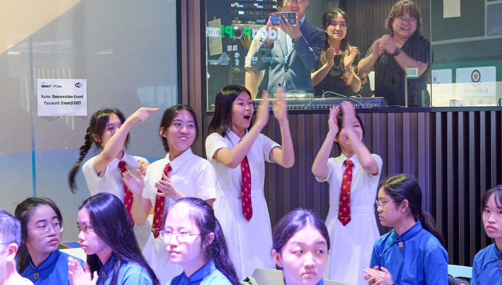 Team "COMPLUS", from Sacred Heart Canossian College, emphasized a community ecosystem is the way to bring a second life to food waste. 