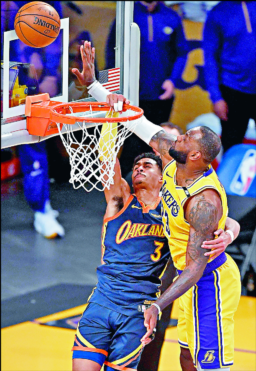 lebron dunk on jordan