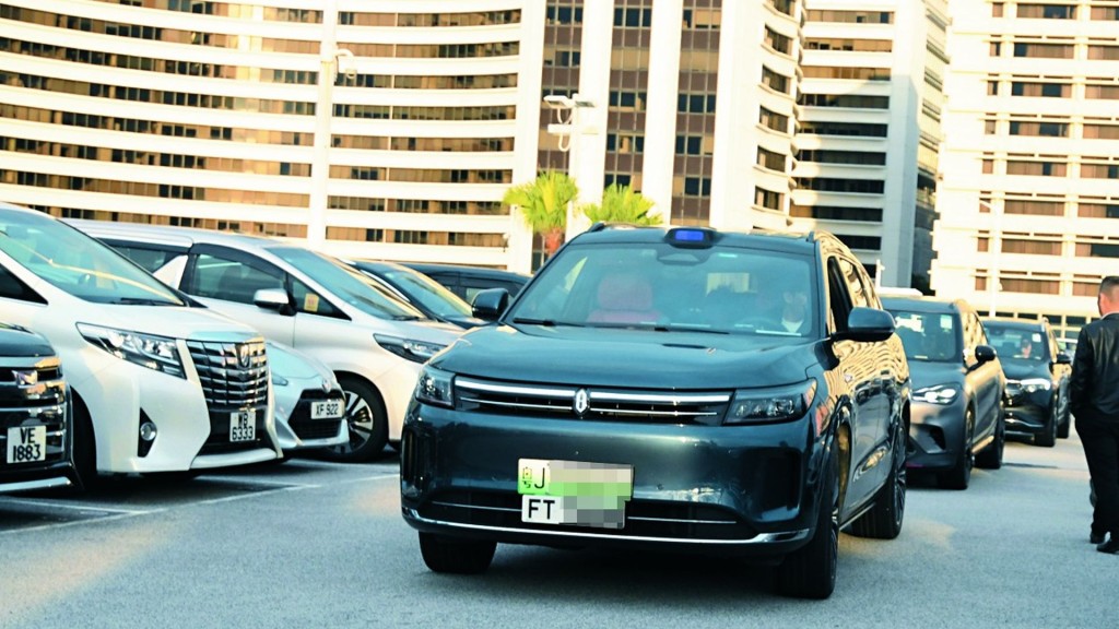 Darker tinted windows can block harmful UV rays, reduce heat and enhance passenger comfort. GIS