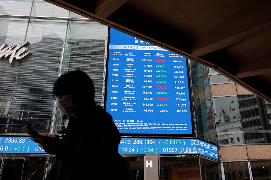The Hang Seng Index closed at 23,640 points, 532 points or 2.3 percent higher than Tuesday. Photo by REUTERS