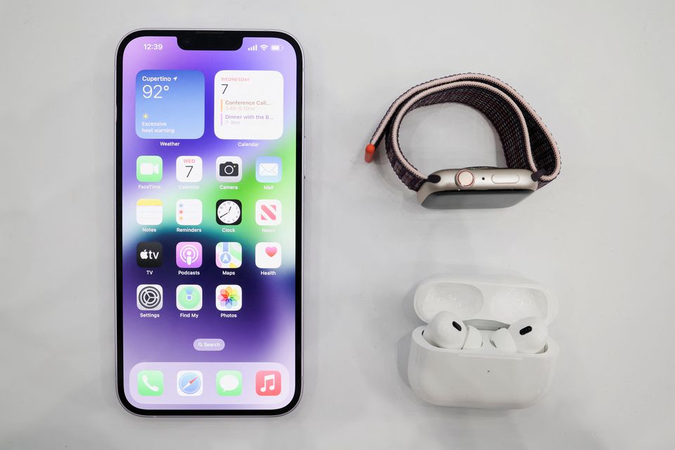 New products are exhibited at an Apple event at their headquarters in Cupertino, California, U.S. September 7. (Reuters) New products are exhibited at an Apple event at their headquarters in Cupertino, California, U.S. September 7. (Reuters)