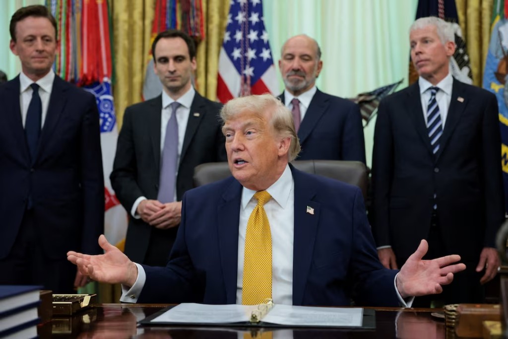 U.S. President Donald Trump speaks on the day he signs an executive order regarding Quantum Computing, in the Oval Office at the White House in Washington, D.C., U.S., June 22, 2026. REUTERS/Jonathan Ernst