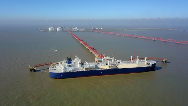 A vessel carrying liquefied natural gas (LNG) cargo from Russia's Yamal LNG project, is seen at Rudong LNG Terminal in Nantong, Jiangsu province, China July 19, 2018. China Daily via REUTERS/File Photo 