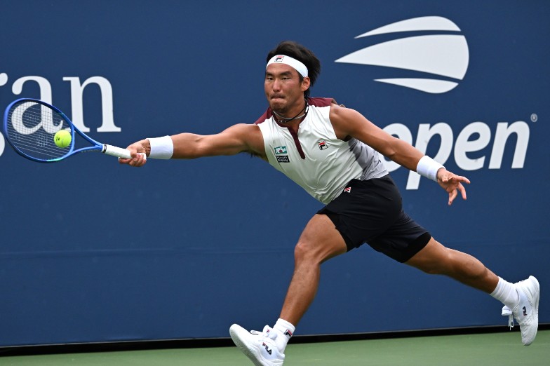 Bu Yunchaokete needed less than two hours to take down 12th seed Rafael Jodar.  XINHUA