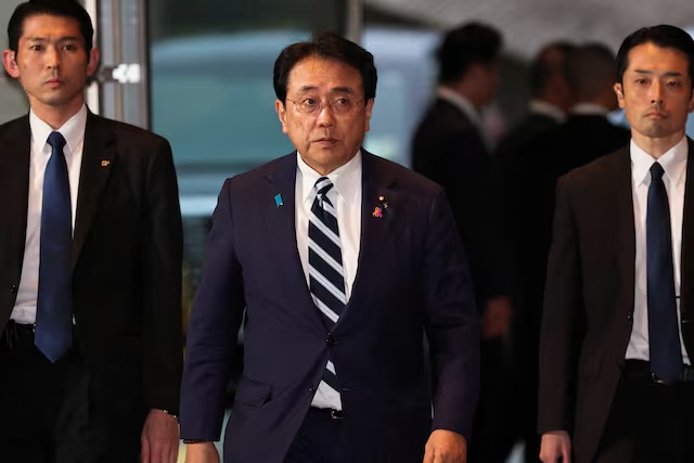 Japan's newly-appointed Minister for Economy, Trade and Industry Ryosei Akazawa arrives at the prime minister's official residence in Tokyo, Japan October 21, 2025. REUTERS/Kim Kyung-Hoon/File Photo