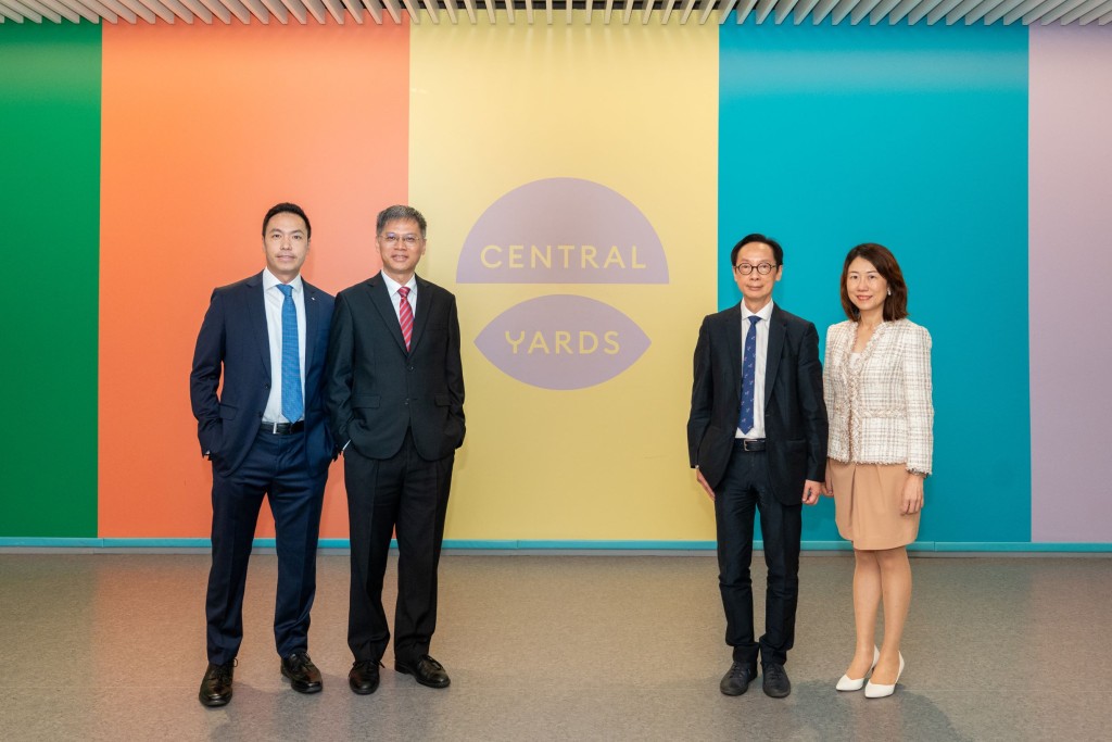 (From left to right) Matthew Hung, Head of Global Corporates, Hong Kong, Corporate and Institutional Banking, HSBC; Simon Chan, Assistant Director (Conservation), Agriculture, Fisheries and Conservation Department, HKSAR Government; Andrew Fung; Regina Lee, Head of Commercial Banking, Hang Seng Bank. Henderson