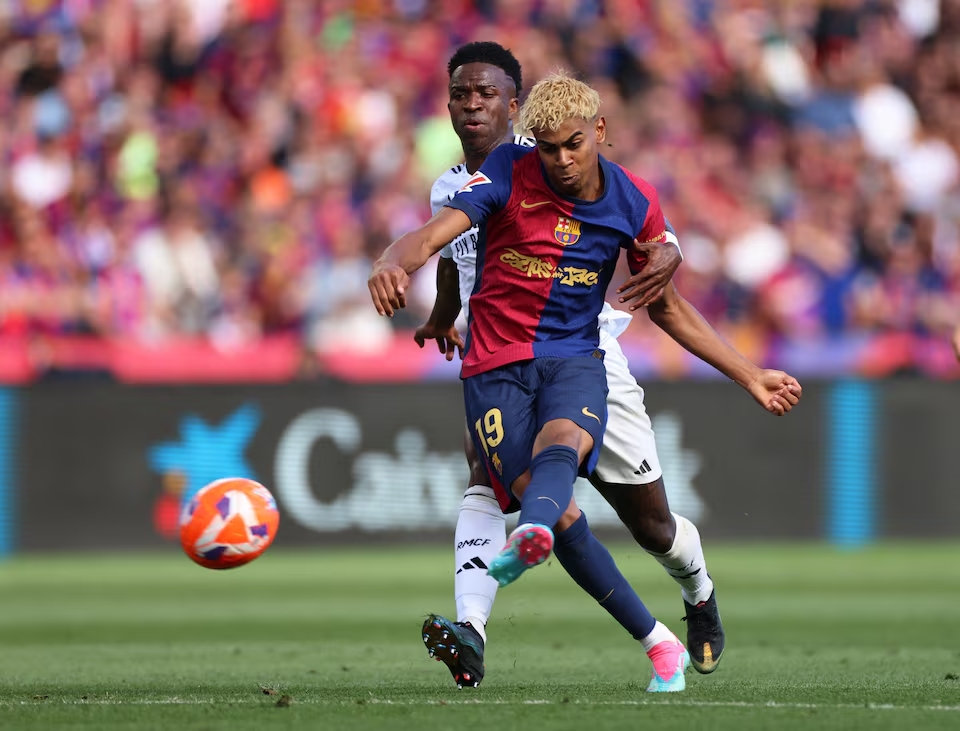 FC Barcelona's Lamine Yamal shoots at goal. (Reuters)