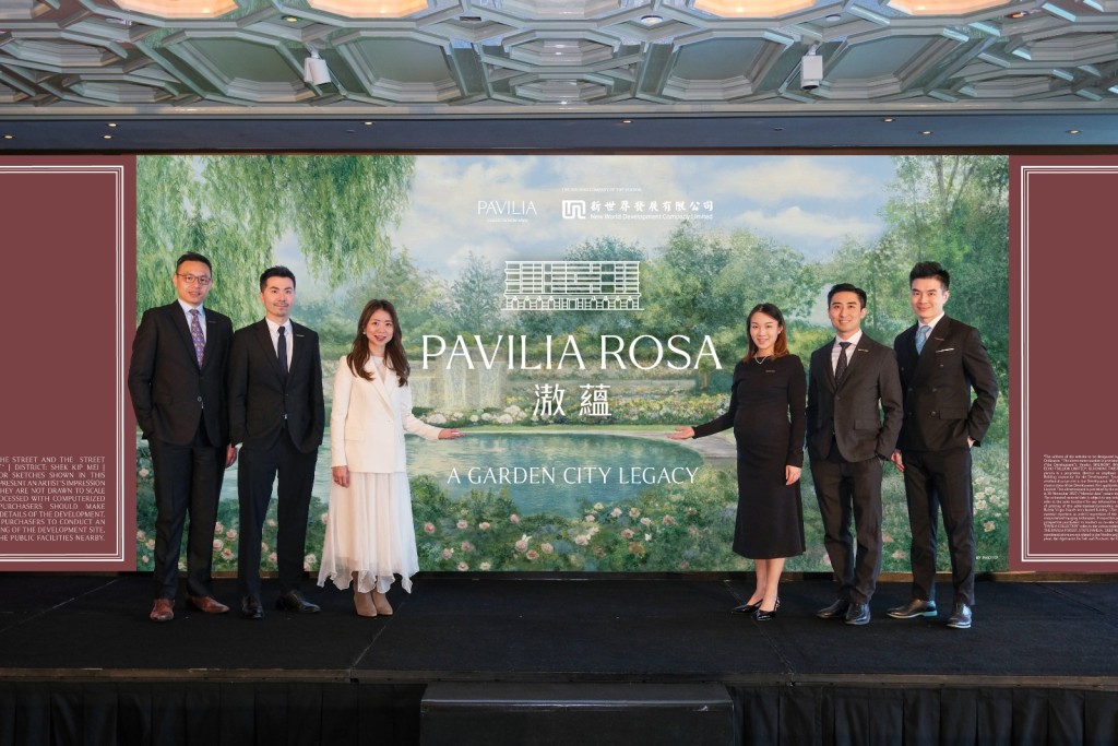 Cannas Ho Ka-yan (third one from the left), director of sales and marketing at New World Development/New World Development