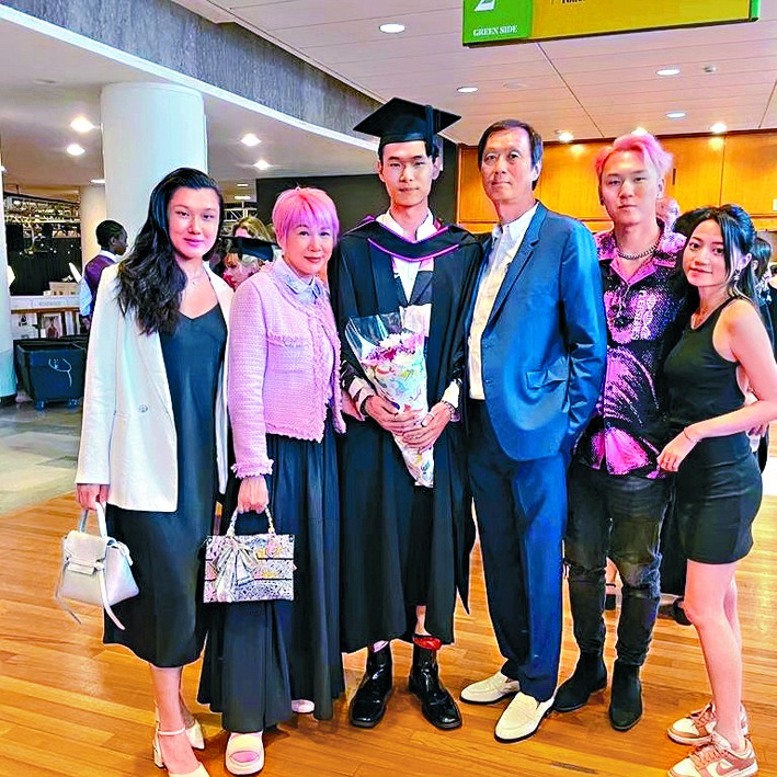 Bobo Chui Ka-po treats dyslexia as a reminder for her son Dave to push him forward to close the gap with hard work.