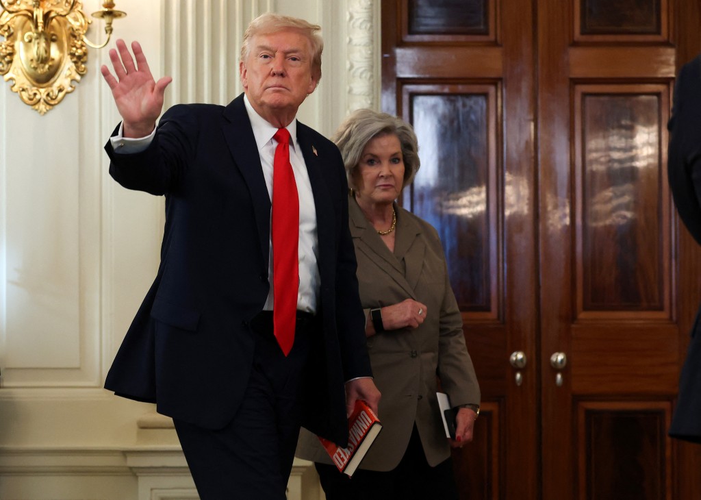 U.S. President Donald Trump departs with White House Chief of Staff Susie Wiles following a roundtable discussion in the State Dining Room of the White House on October 08, 2025 in Washington, DC.  (Photo by Anna Moneymaker / GETTY IMAGES NORTH AMERICA / Getty Images via AFP)