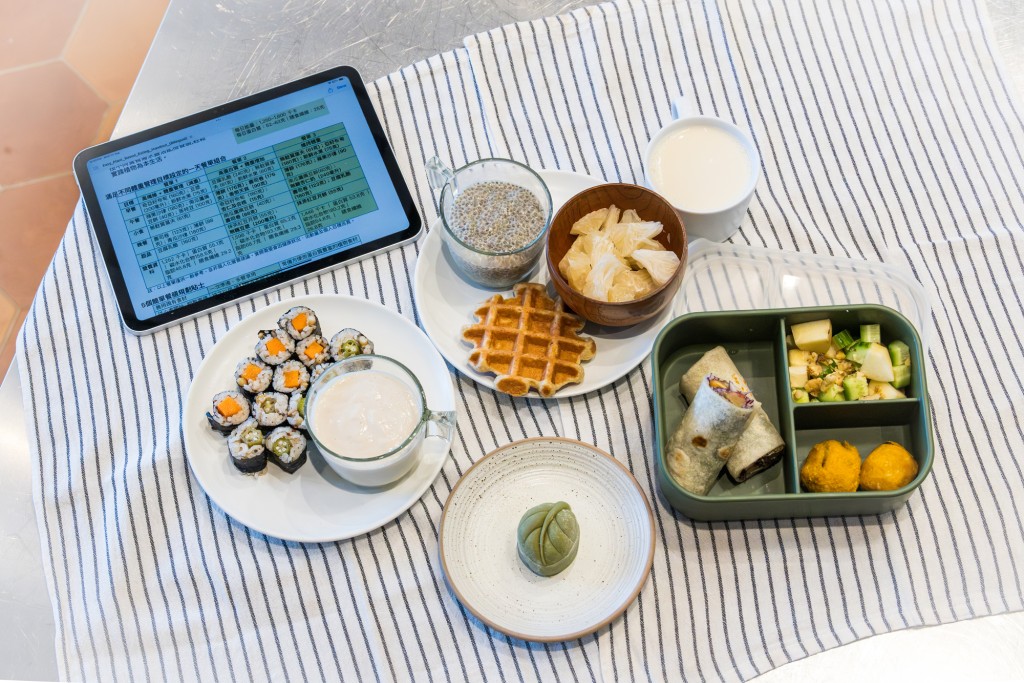 The program focused on simple ways to prepare plant-forward meals despite long working hours and packed schedules.
