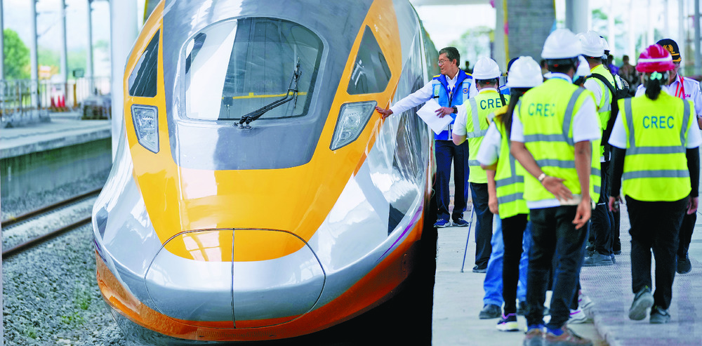 BELT AND ROAD: A 142-kilometer high-speed railway under construction in Indonesia by a joint venture between an Indonesian consortium and China Railway International. BELT AND ROAD: A 142-kilometer high-speed railway under construction in Indonesia by a joint venture between an Indonesian consortium and China Railway International.