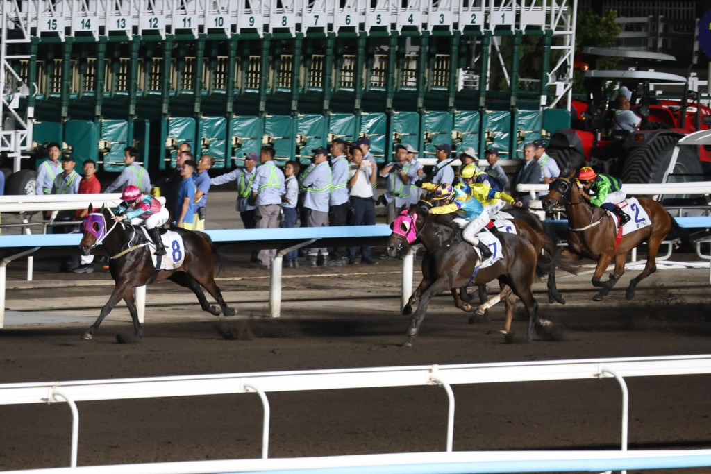 Britney Wong finally gets her first win of the season aboard Happydearhappydeer, first left.