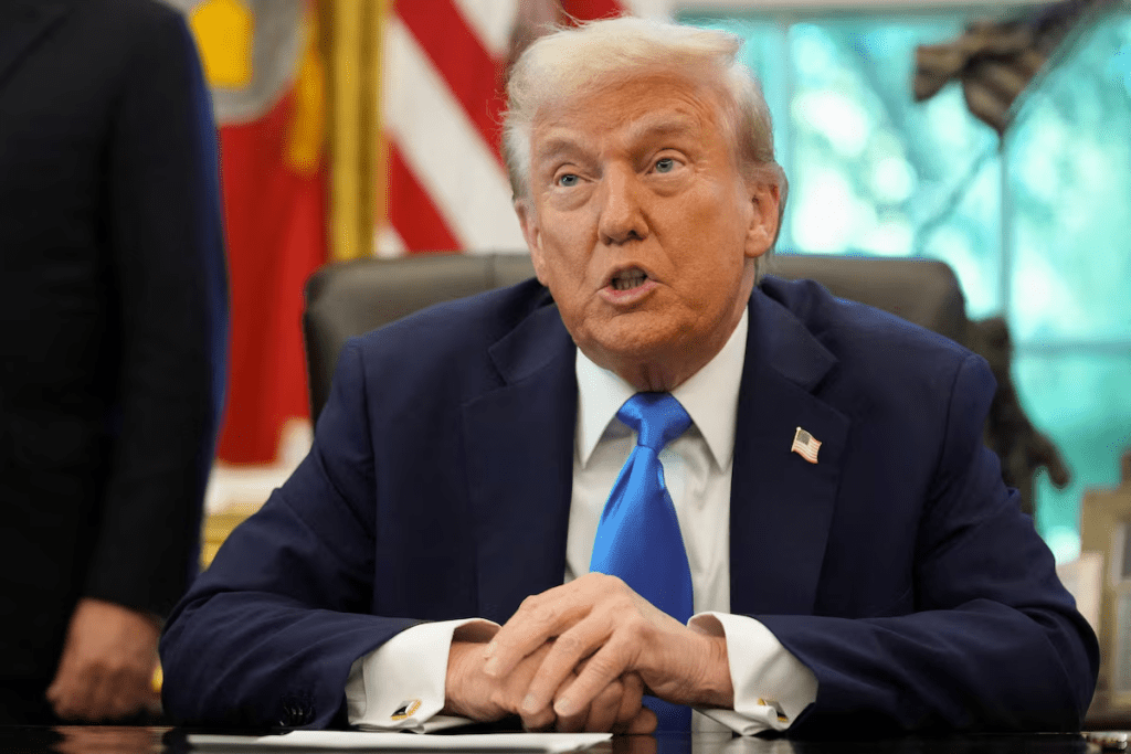 U.S. President Donald Trump looks on, in the Oval Office at the White House in Washington, D.C., U.S., September 19, 2025. REUTERS/Ken Cedeno 