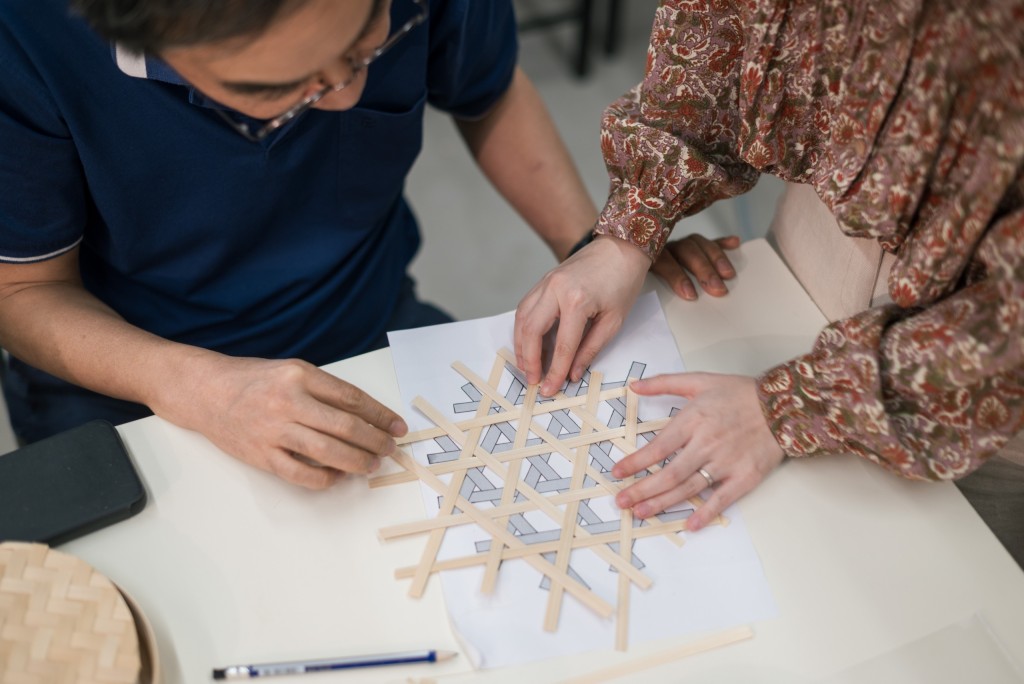 Other workshops include bamboo steamer weaving and making paper-art night lights.