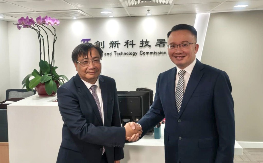 Commissioner for Innovation and Technology Ivan Lee (left) & Nicholas Chan (right)