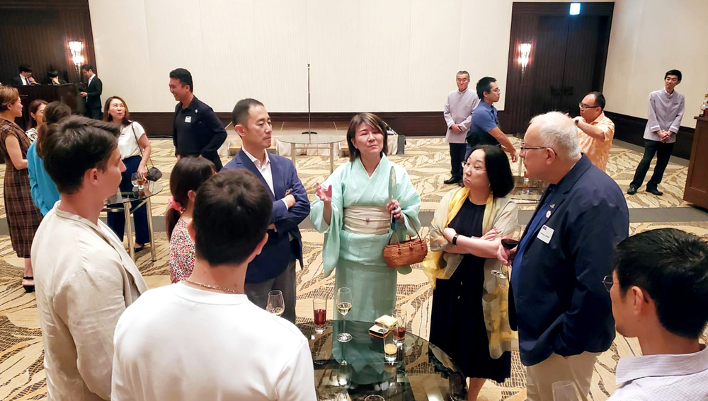 Networking session in Tokyo after the ESG luncheon.