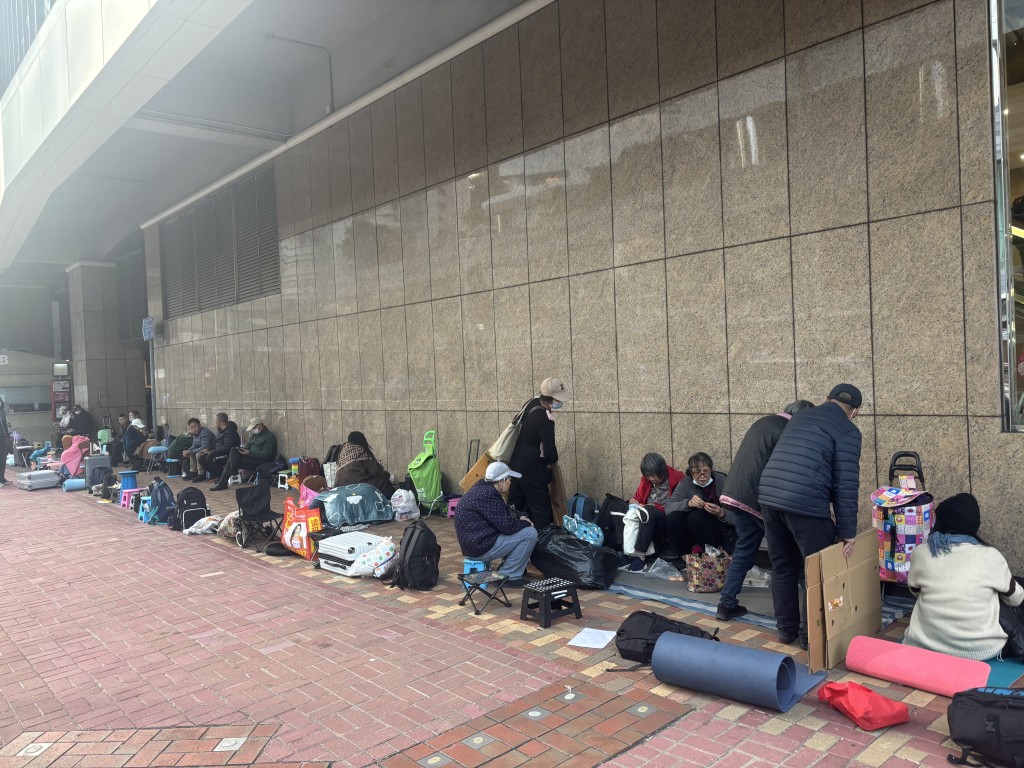 Queues were observed outside the Admiralty licensing office in the past few days.