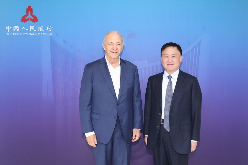 PBOC Governor Pan Gongsheng, right, met with Bridgewater founder Ray Dalio on September 23 in Beijing. Photo from PBOC.