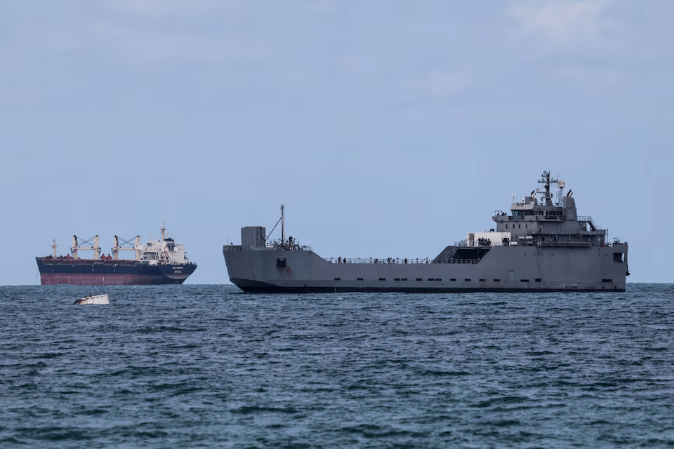 An Israeli naval vessel arrives at Ashdod port, on the day an Israeli rights group and the Global Sumud Flotilla's organisers said activists aboard the Gaza-bound flotilla were intercepted by Israeli naval forces and are being detained at an Israeli port, as seen from Ashdod in southern Israel May 20, 2026. REUTERS/Amir Cohen
