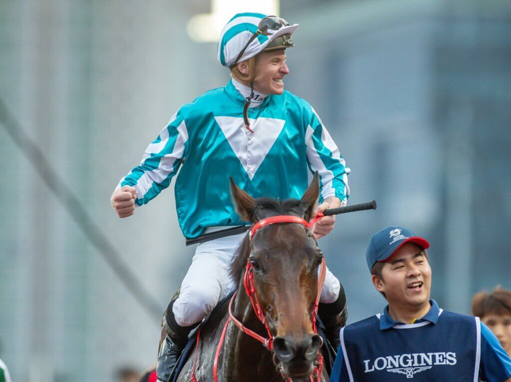 JAMES McDONALD, ROMANTIC WARRIOR / G1 Hong Kong Cup // Sha Tin /// 2023 //// Photo by Yu Chun Christopher Wong JAMES McDONALD, ROMANTIC WARRIOR / G1 Hong Kong Cup // Sha Tin /// 2023 //// Photo by Yu Chun Christopher Wong