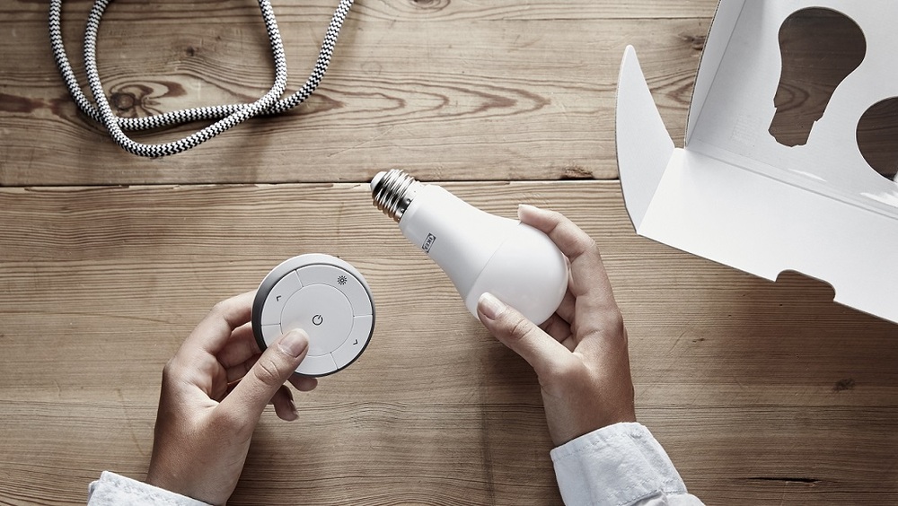 TRÅDFRI series of lighting products enable you to create a smart home effortlessly.