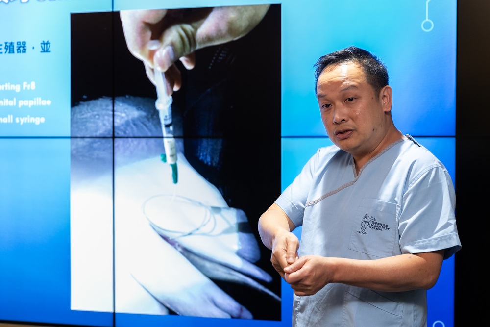 Dr Lee Foo Khong from Ocean Park Hong Kong. 