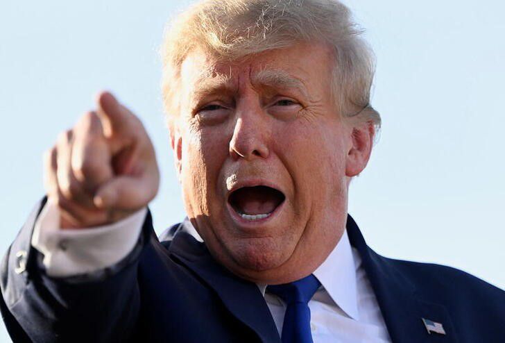 Former U.S. President Donald Trump gestures during a rally to boost Ohio Republican candidates ahead of their May 3 primary election. (Reuters) Former U.S. President Donald Trump gestures during a rally to boost Ohio Republican candidates ahead of their May 3 primary election. (Reuters)