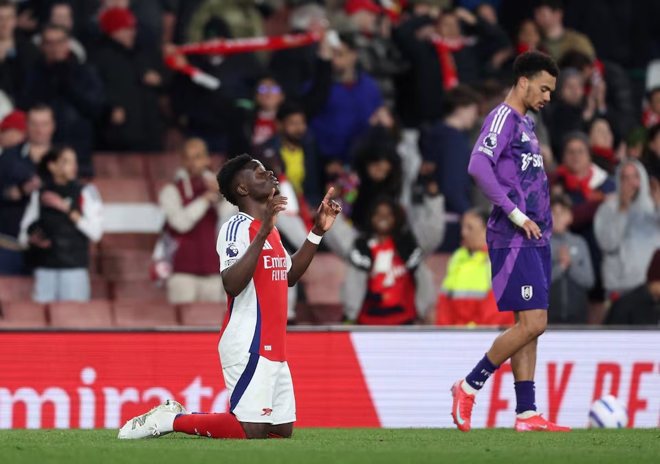 Saka seals comeback with goal as Arsenal beat Fulham