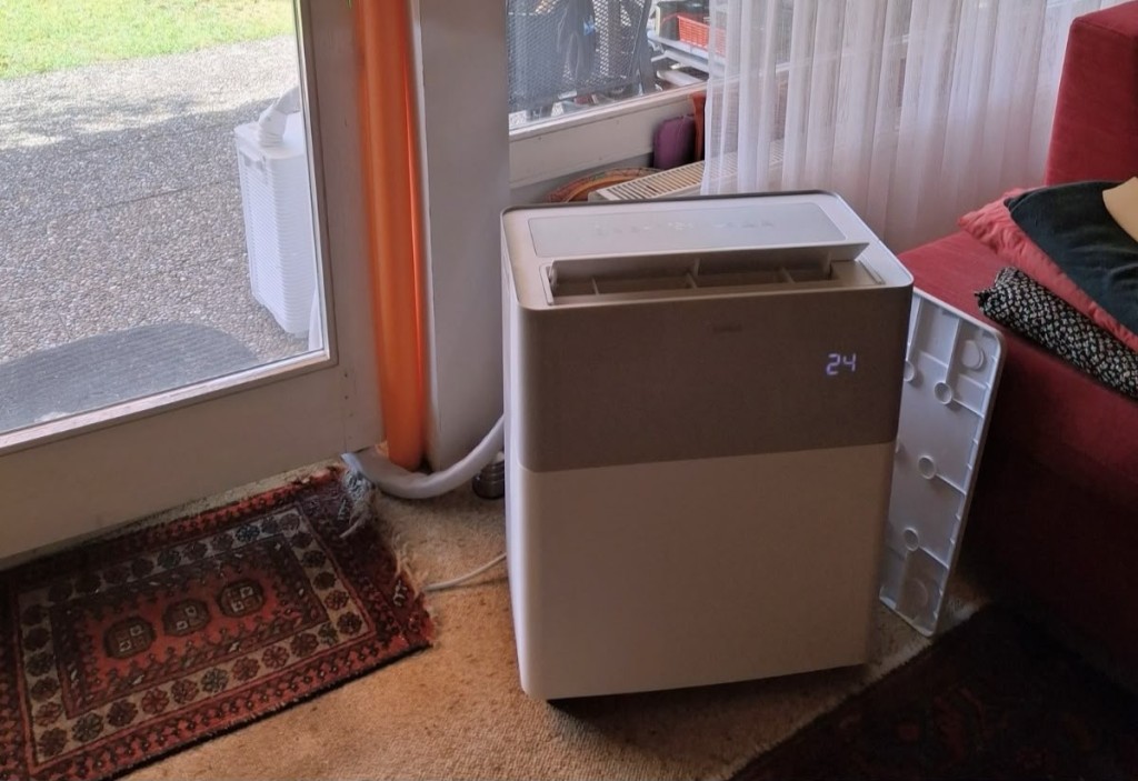 European heatwave triples Midea aircon prices, shares jump 4.6 percent