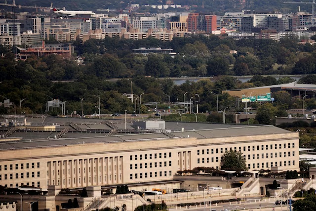 The Pentagon building is seen in Arlington, Virginia, U.S. October 9, 2020. REUTERS/Carlos Barria/File Photo